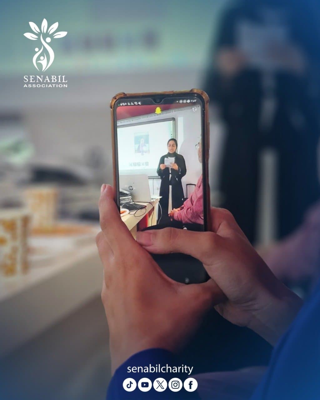 جانب من تكريم وتوزيع شهادات دورة المحادثة والكتابة باللغة الإنجليزية بالشراكة مع جامعة مانشستر