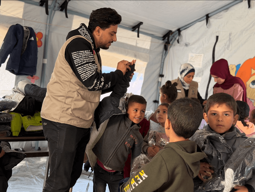 Winter Clothing Distribution for 300 Orphaned Children – “Warmth Tent Project” under the “Gaza Winter… Peace & Warmth” Campaign