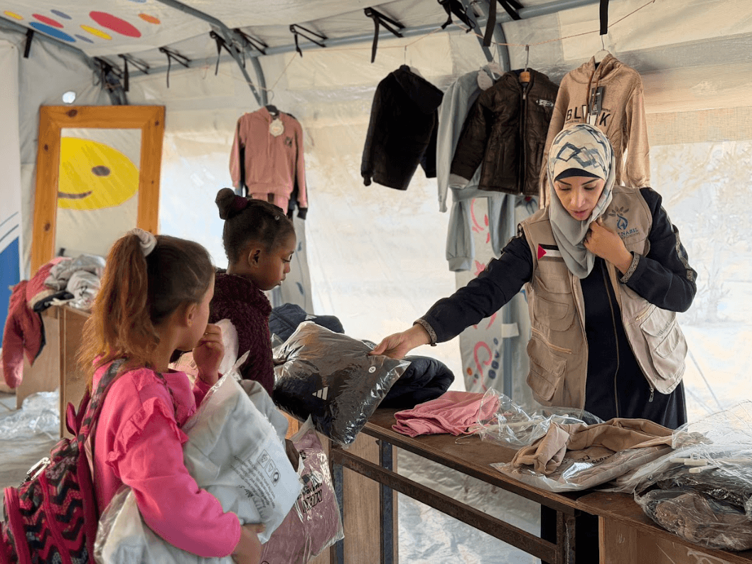 Winter Clothing Distribution for 300 Orphaned Children – “Warmth Tent Project” under the “Gaza Winter… Peace & Warmth” Campaign