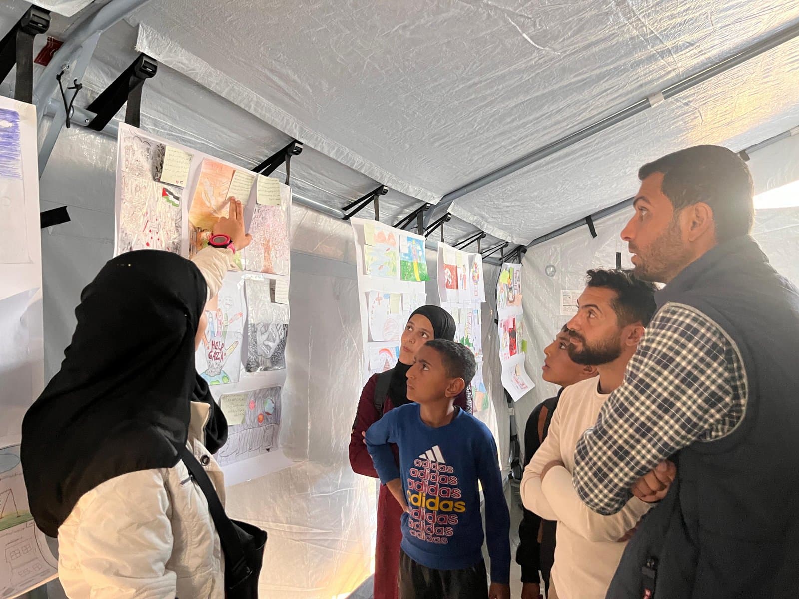 Closing of the Psychosocial Support Project through Organizing an Art Exhibition of Students’ Drawings in Partnership between Senabil Foundation and Heart of Gaza Foundation