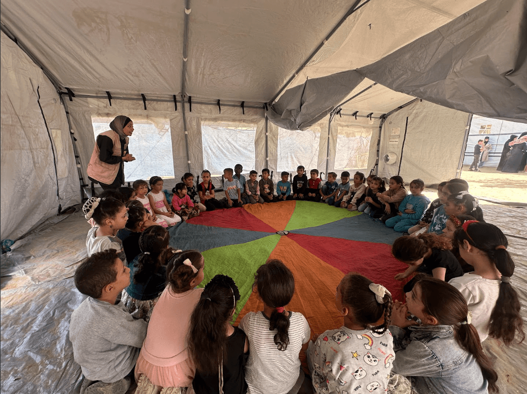 تنفيذ برامج دعم نفسي واجتماعي لطلبة مدارس السنابل