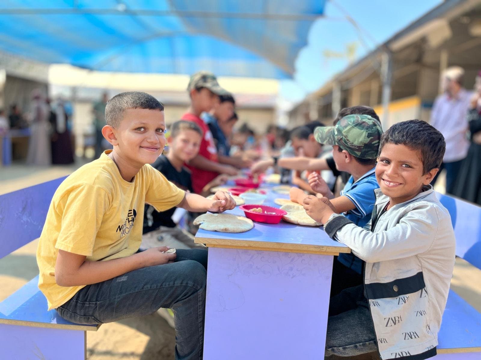 فطور جماعي للأطفال الأيتام