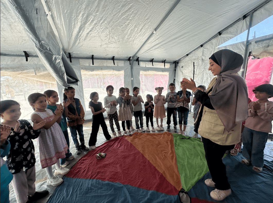 تنفيذ برامج دعم نفسي واجتماعي لطلبة مدارس السنابل