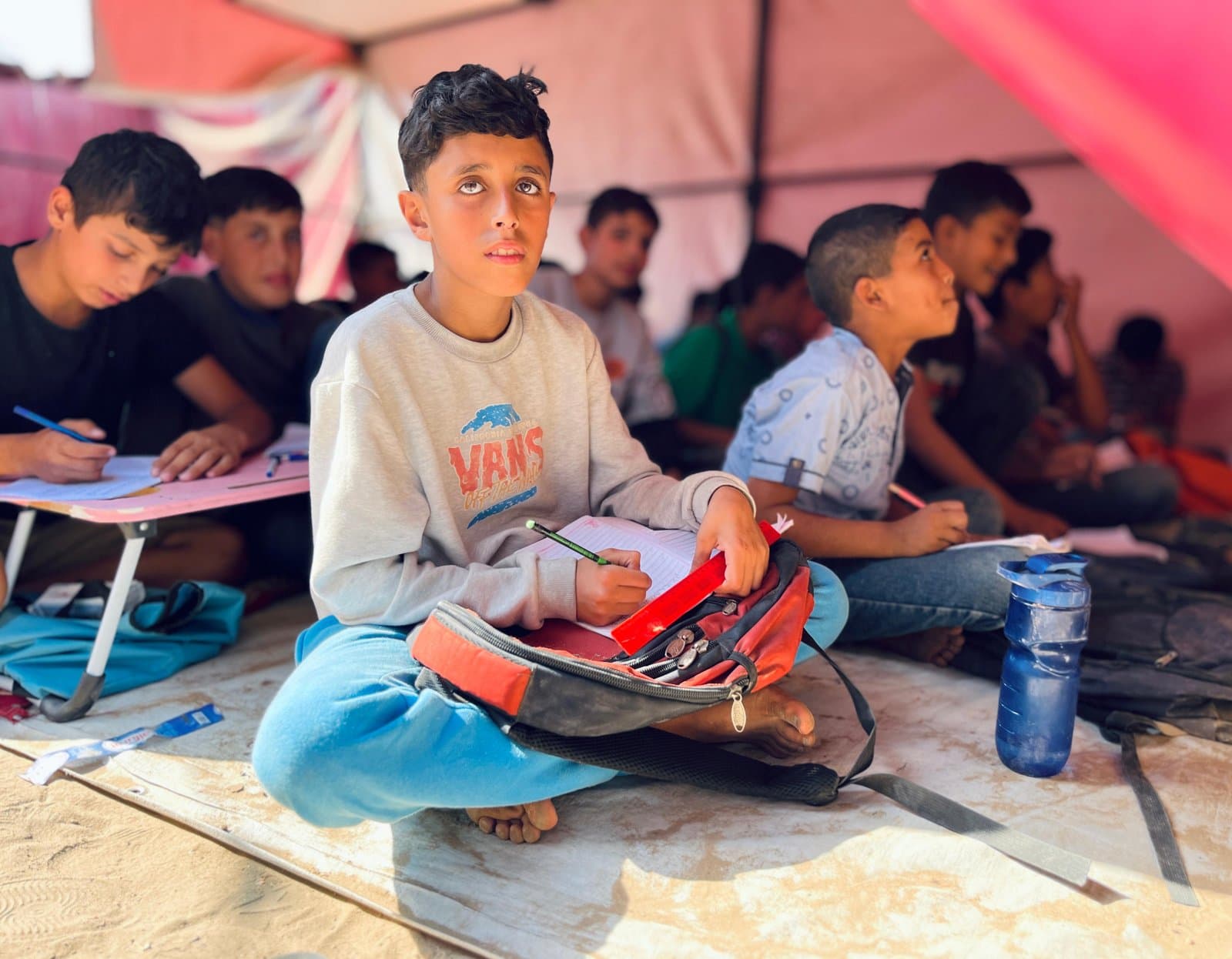 إنشاء مدرسة السنابل دير البلح 2 الميدانية كمنظومة تعليمية طارئة لضمان استمرارية التعليم خلال الحرب