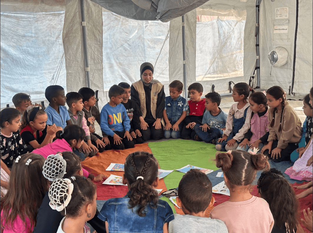 تنفيذ برامج دعم نفسي واجتماعي لطلبة مدارس السنابل