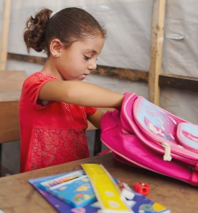 توفير قرطاسية لطلاب مدارس السنابل (1 و2) ومدرسة خان يونس للفصل الصيفي