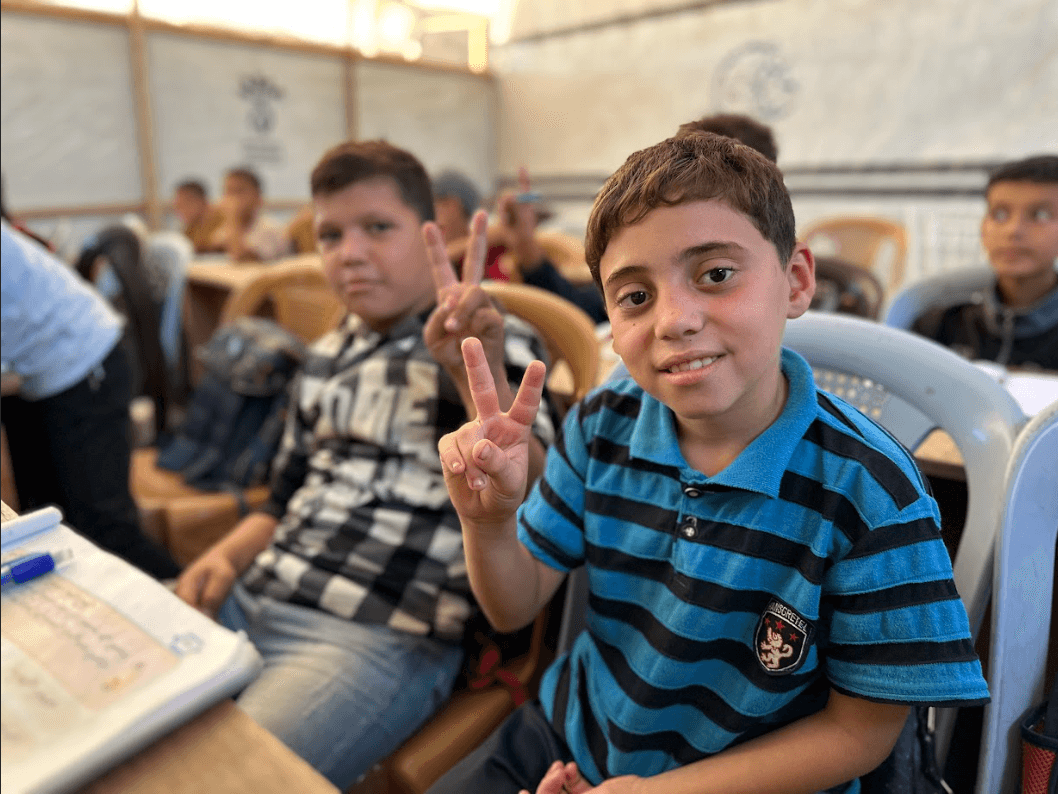 انشاء مدرسة سنابل خانيونس الميدانية لضمان استمرار العملية التعليمية خلال الحرب