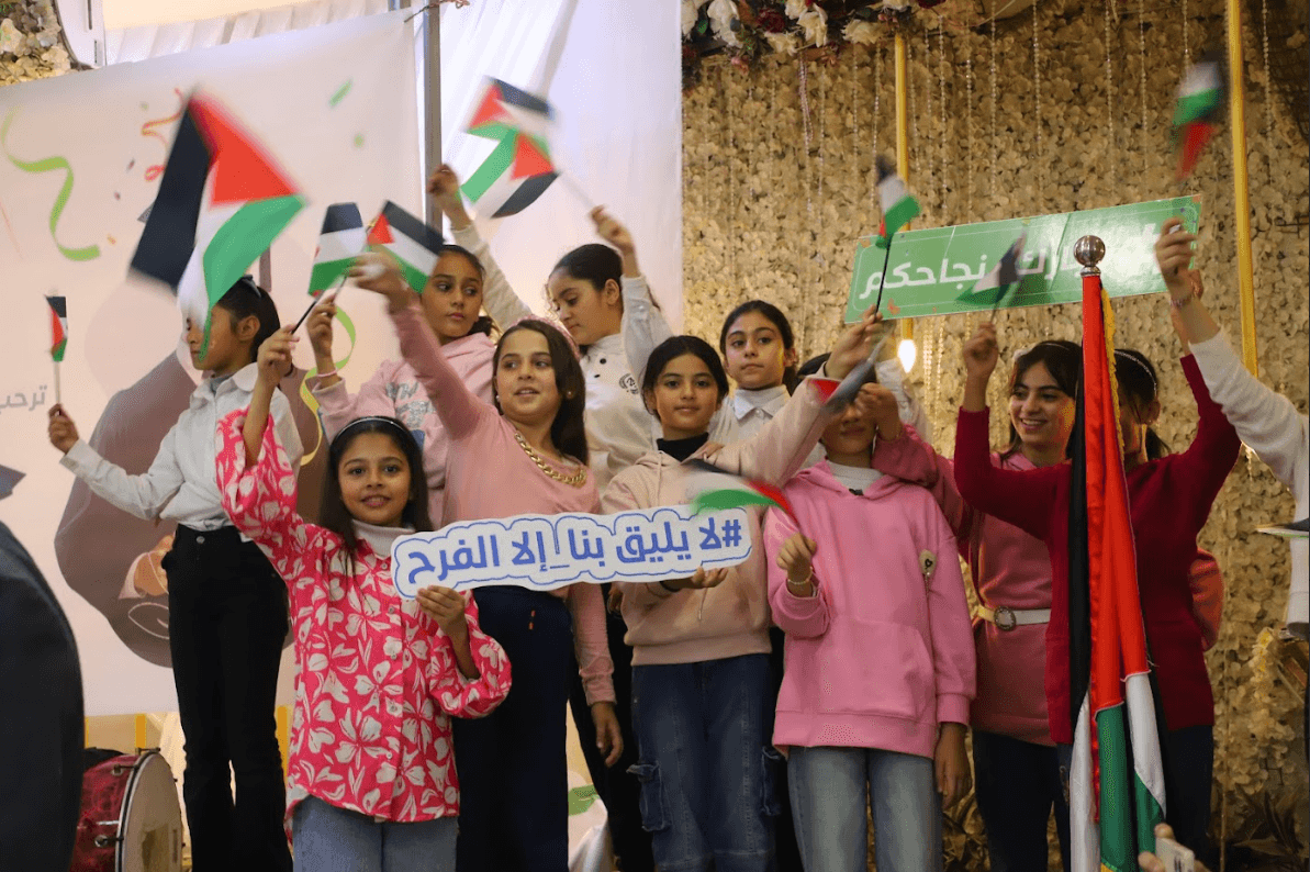 السنابل تُكرّم طلبة مدارسها المتفوقين من دفعة 2006/2007 رغم الظروف الصعبة