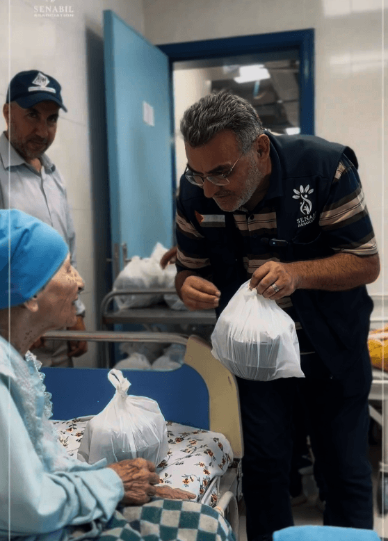 Distribution of Mahashi Meals for Elderly People at Al-Wafaa Hospital amid Famine and Rising Prices