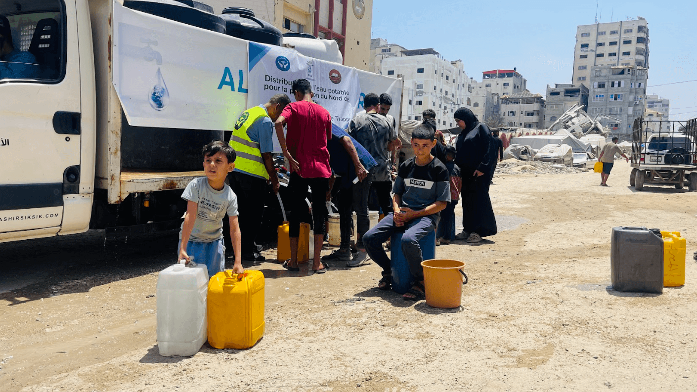 Continuation of Water Trucking Projects in the Gaza Strip in Partnership with HUSM Foundation