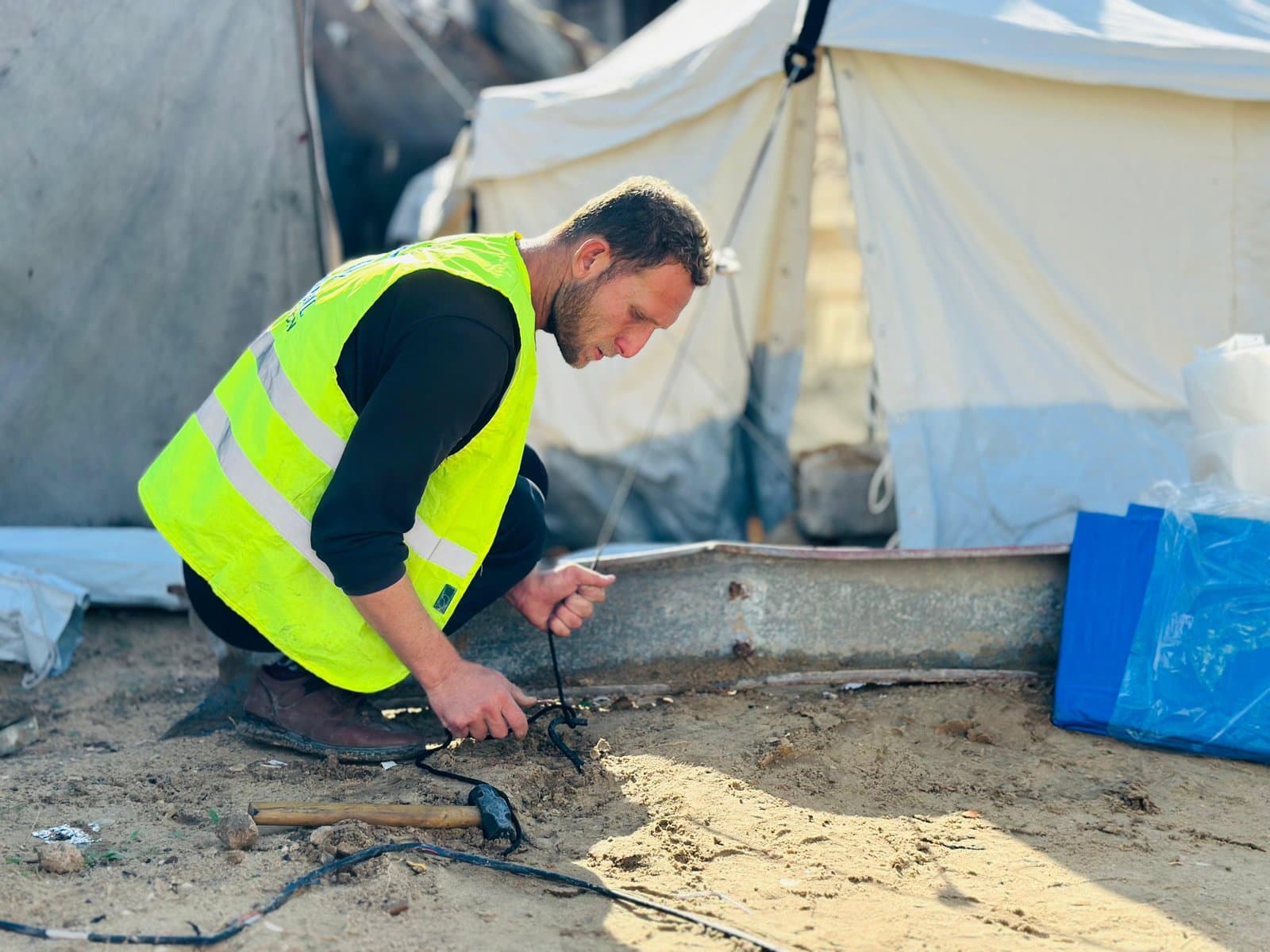 استجابة إغاثية طارئة للمنخفض الجوي في شمال وجنوب قطاع غزة ضمن حملة "شتاء غزة.. سلام ودفا"