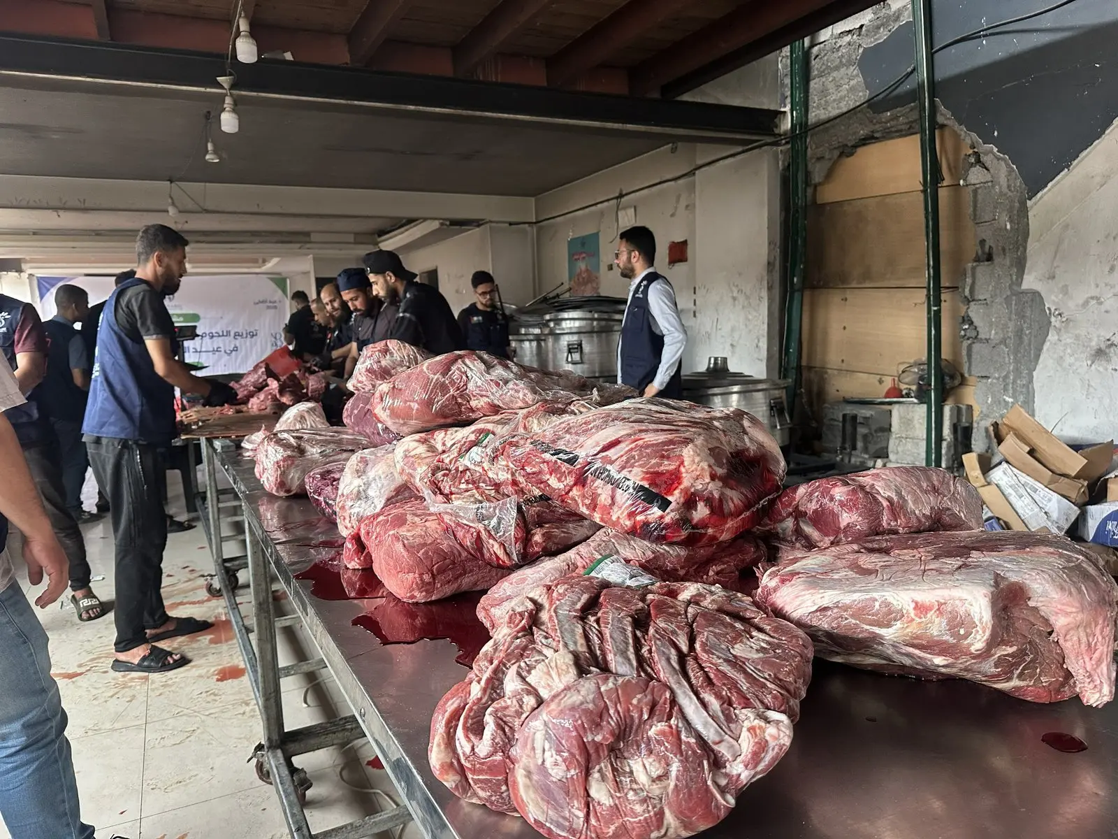Senabil Distributes Eid Meat to Families in Gaza
