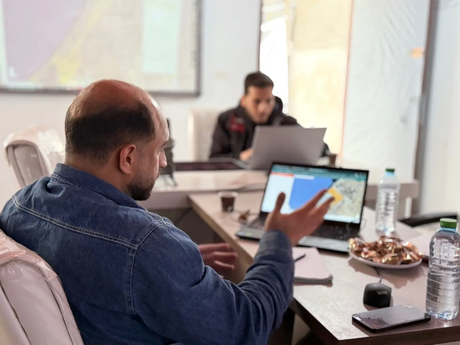 Senabil Association Discusses Humanitarian Services in Gaza’s Yellow Line Areas with OCHA