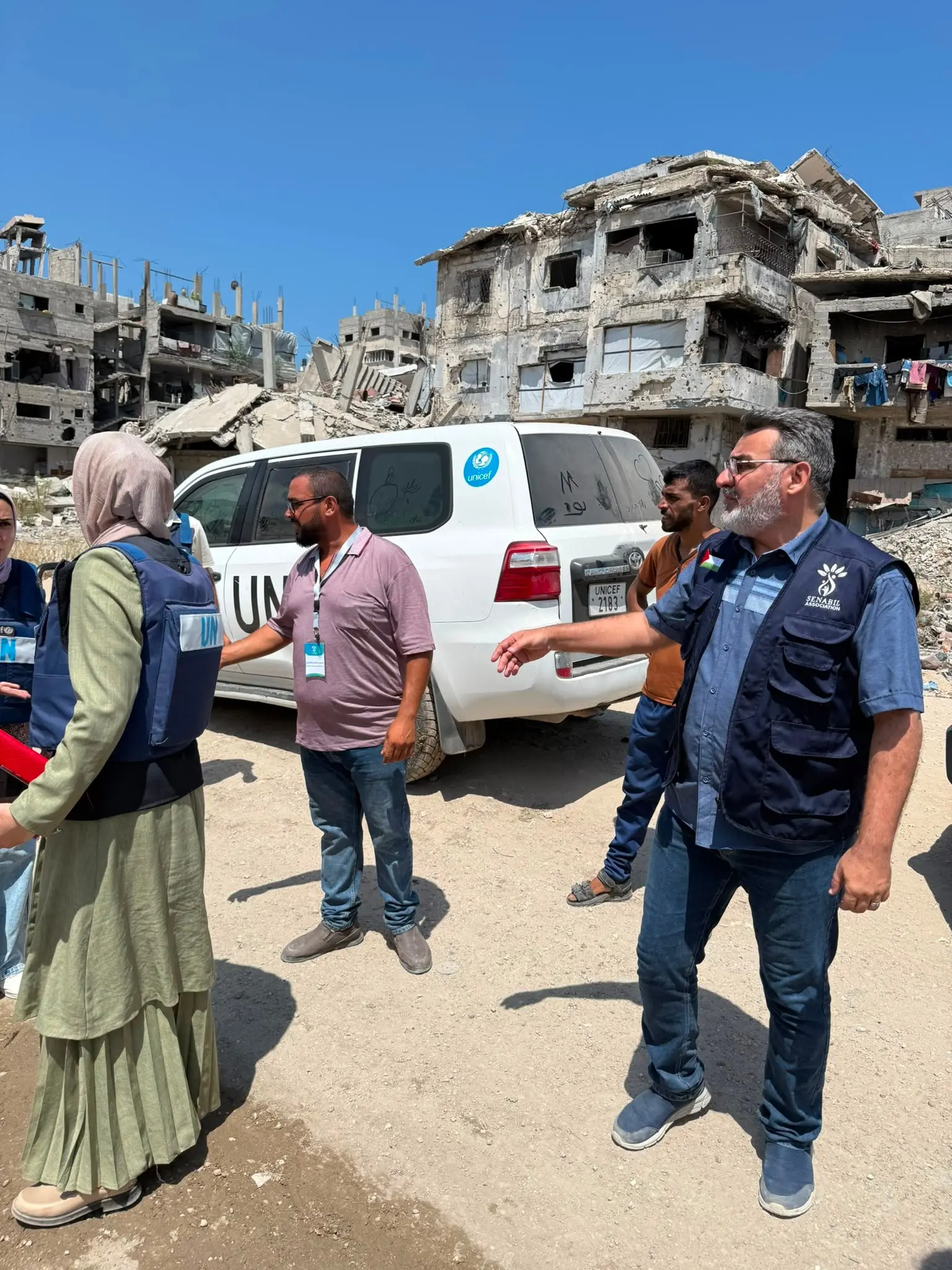 UNICEF and Senabil Delegation Visits Marginalized Areas in Eastern Gaza to Oversee Shelter Assistance Distribution