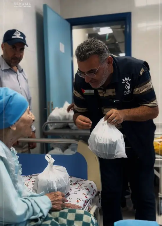 Distribution of Mahashi Meals for Elderly People at Al-Wafaa Hospital amid Famine and Rising Prices
