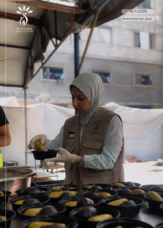 Distribution of Mahashi Meals for Elderly People at Al-Wafaa Hospital amid Famine and Rising Prices